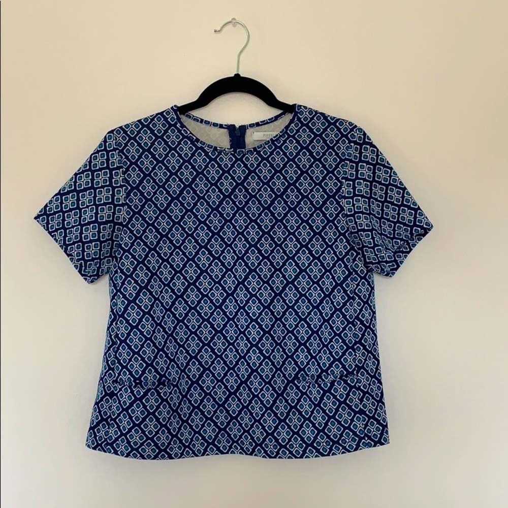 Piperlime Blue Patterned Top with Pockets - EUC